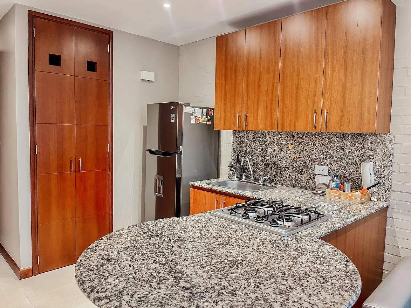 Luxury 1 Bedroom With Pool & Gym Close Provenza 메딜린 콜롬비아