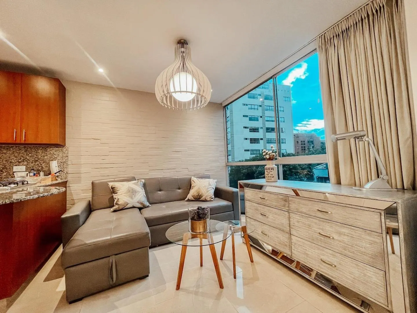 Luxury 1 Bedroom With Pool & Gym Close Provenza 메딜린