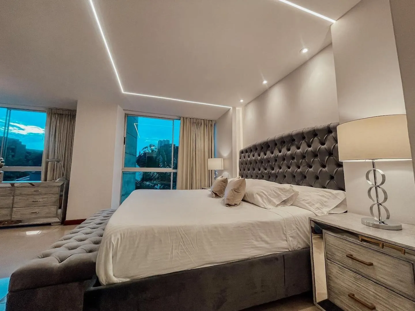 Luxury 1 Bedroom With Pool & Gym Close Provenza 메딜린 0*,  콜롬비아