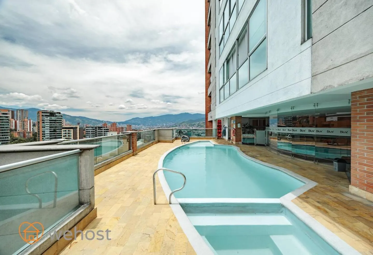Luxury 1 Bedroom With Pool & Gym Close Provenza 메딜린