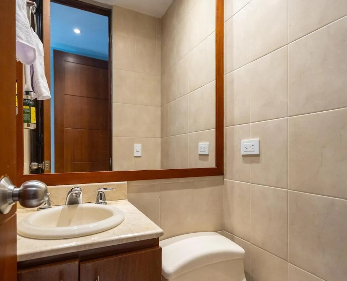 Luxury 1 Bedroom With Pool & Gym Close Provenza 메딜린